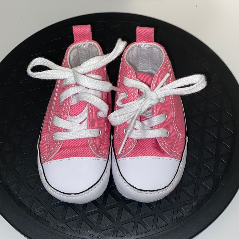 Newborn pink soft  bottom girls converse size 3. In great condition.